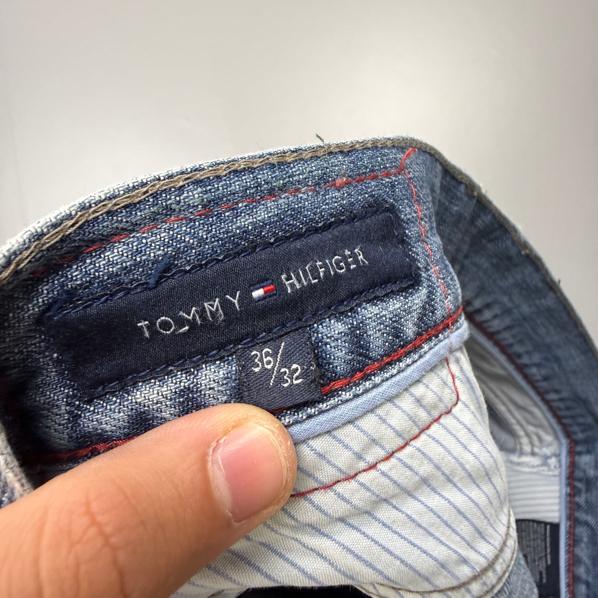 Tommy Hilfiger Washed Vintage Jeans | M