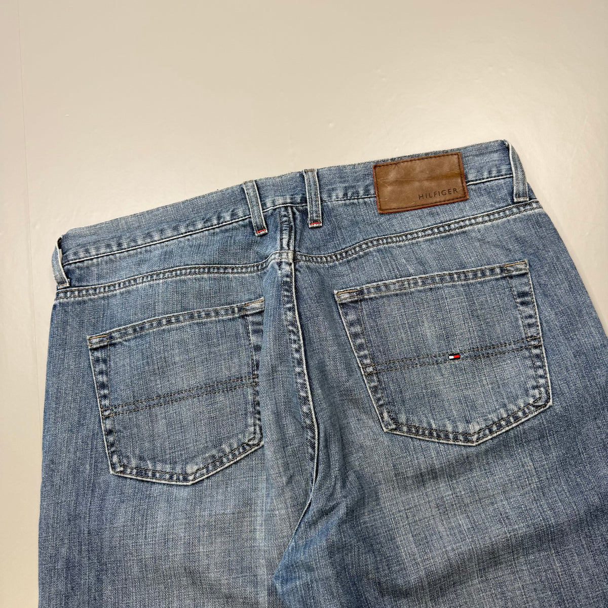 Tommy Hilfiger Washed Vintage Jeans | M