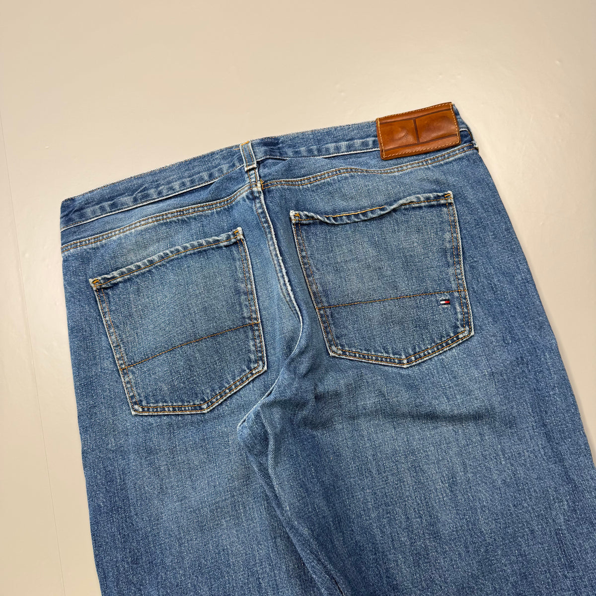Tommy Hilfiger Washed Vintage Jeans | M