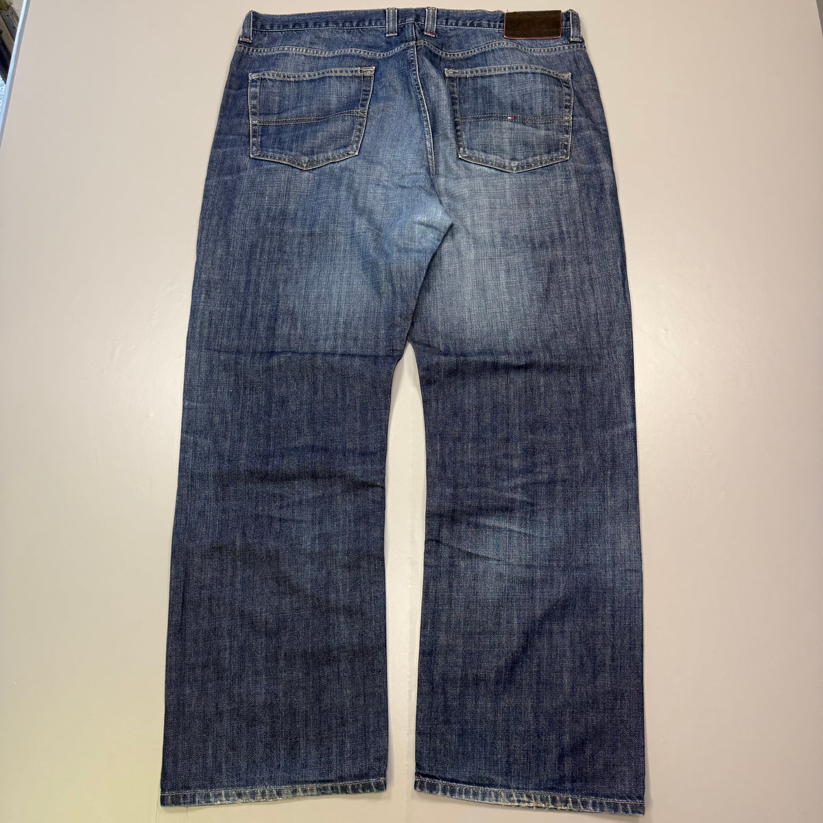 Tommy Hilfiger Washed Vintage Jeans | L