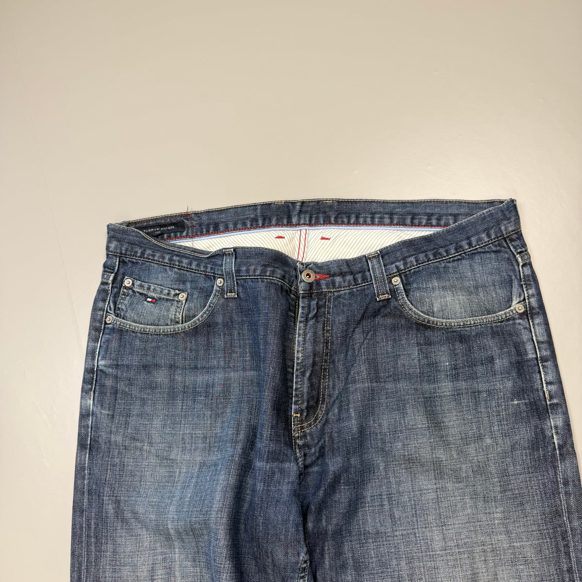 Tommy Hilfiger Washed Vintage Jeans | L