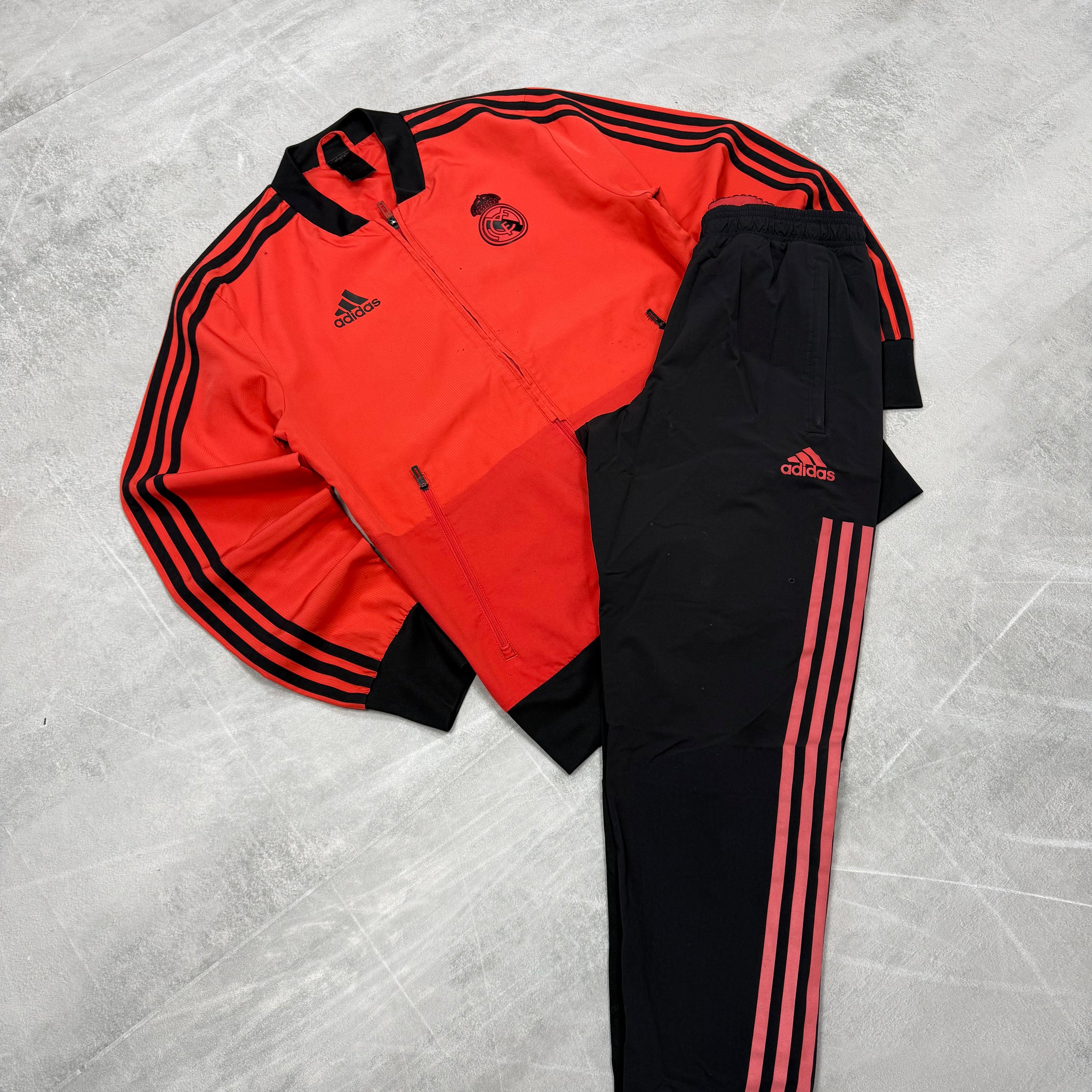 Real Madrid 2018 Vintag Tracksuit | XS